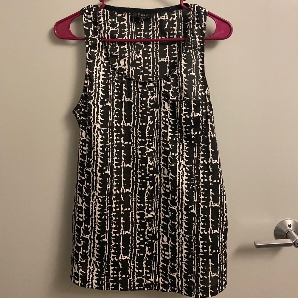 Black and White Sleeveless Top